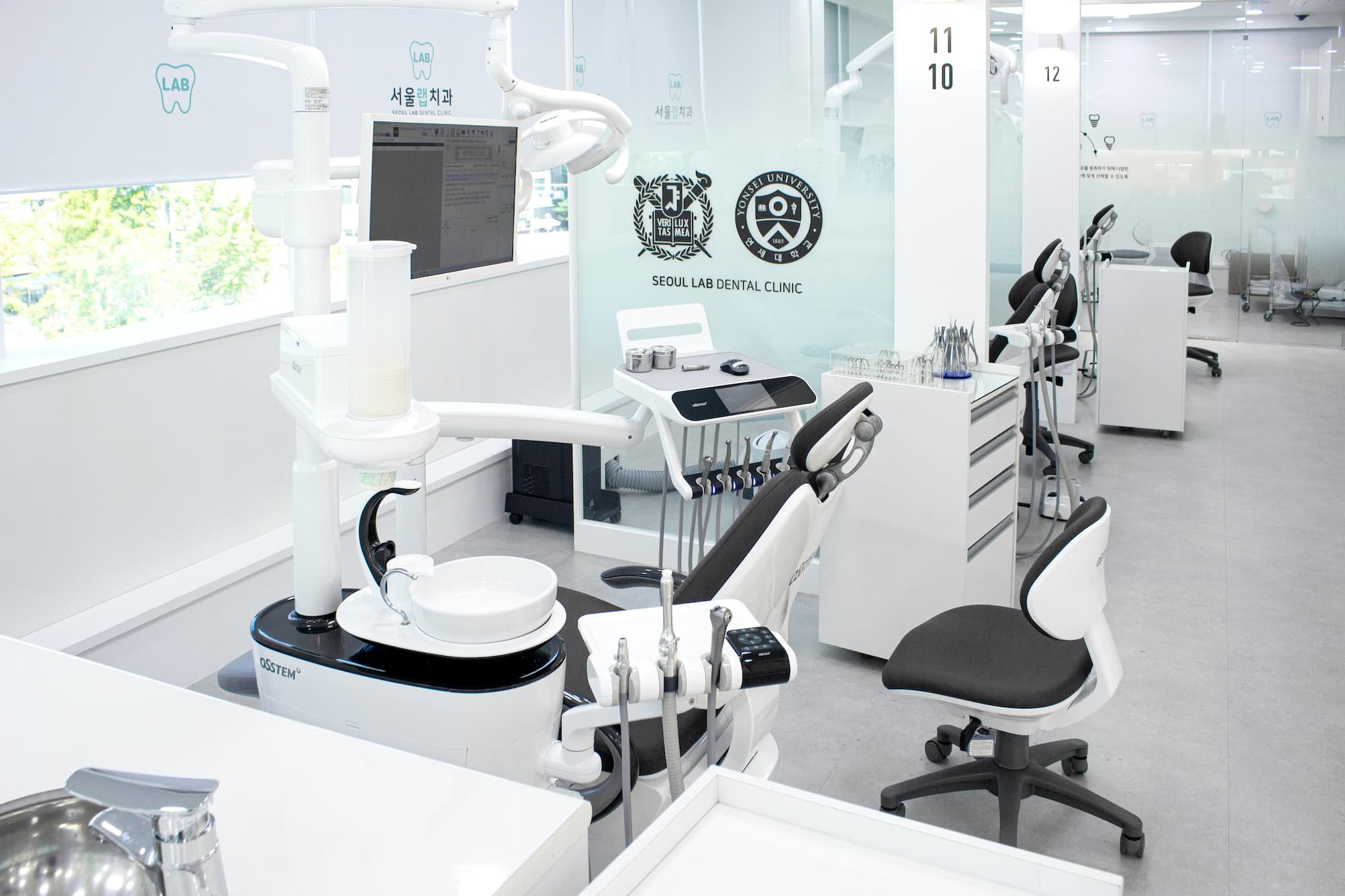 Seoul Lab Dental clinic interior in Uijeongbu